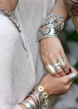 Load image into Gallery viewer, KALA Heavy Taper Cigar Band Ring
